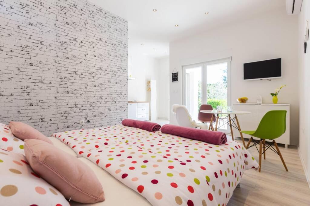 Candy Ap.-Near Center,Bus,Beach+Free Parking Place Zadar Bagian luar foto