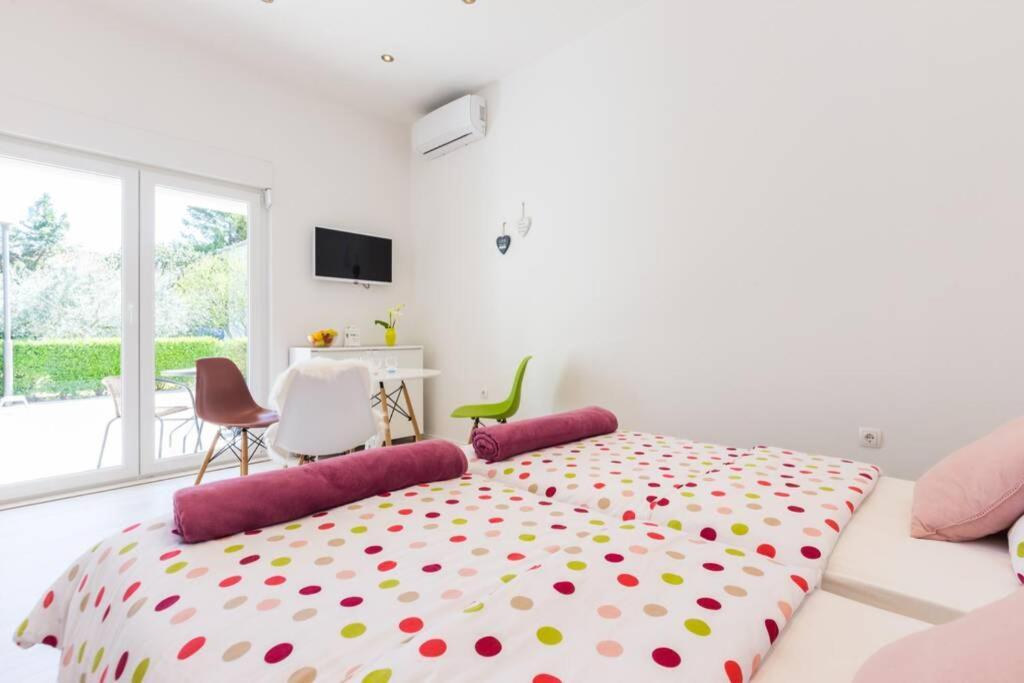 Candy Ap.-Near Center,Bus,Beach+Free Parking Place Zadar Bagian luar foto